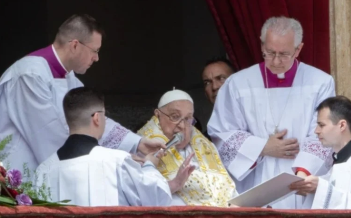 Pope calls for ceasefire, release of political prisoners in Easter message